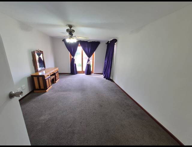 5 BEDROOM HOUSE FOR SALE IN BAYVIEW
